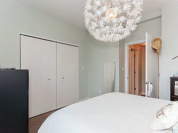 3rd image of 1201 S Prairie Ave #403