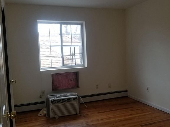 3rd image of 3166 Fenton Ave APT 3