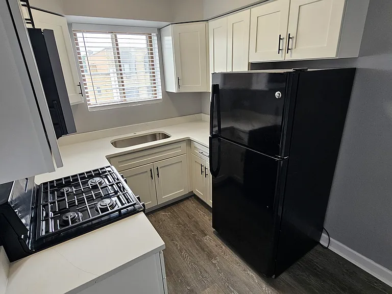 2139 Clinton Ave — Photo 5