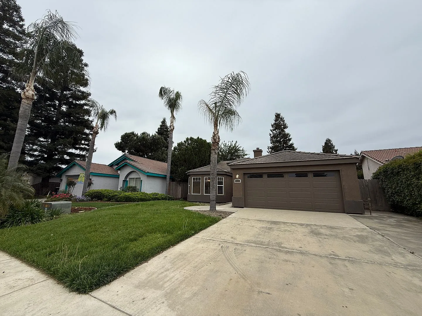 Charming 3 bedroom, 2 bathroom single family home located in the desirable neighborhood of Visali... — Photo 2