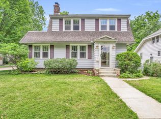 1211 W Healey St, Champaign, IL 61821