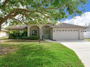 6611 68th St E, Bradenton, FL 34203