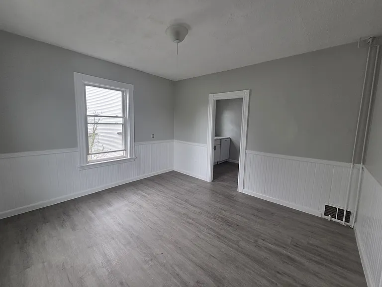 147-149 Essex St #2 — Photo 4