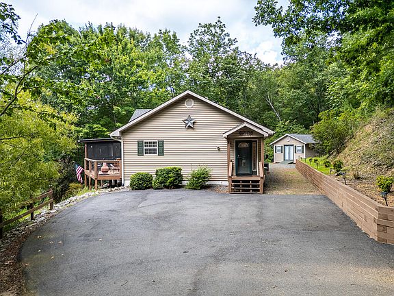 2nd image of 762 Mary King Mountain Dr