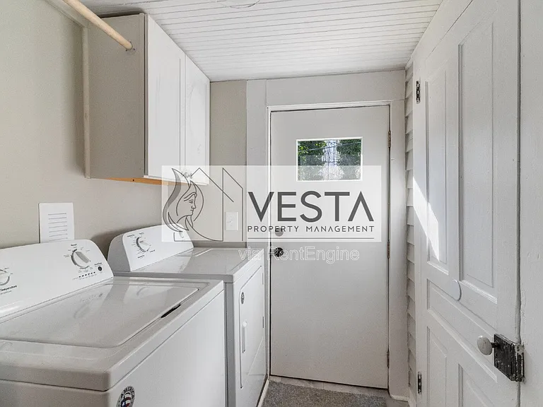 555 Baldwin Ave — Photo 4