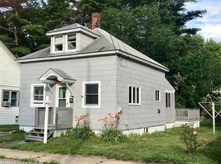 27 Weeman St, Springvale, ME 04083