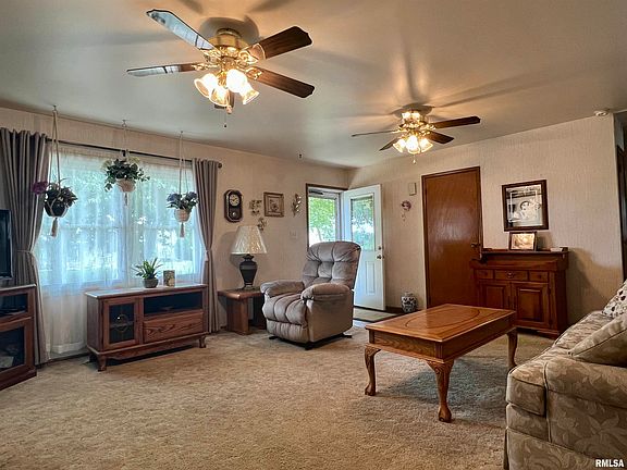 4th image of 1790 Meadow Dr