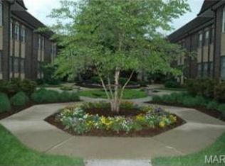 10313 Corbeil Dr APT B, Saint Louis, MO 63146