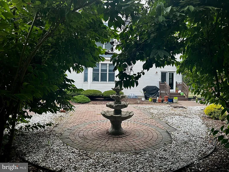 25 Knight Dr — Photo 33