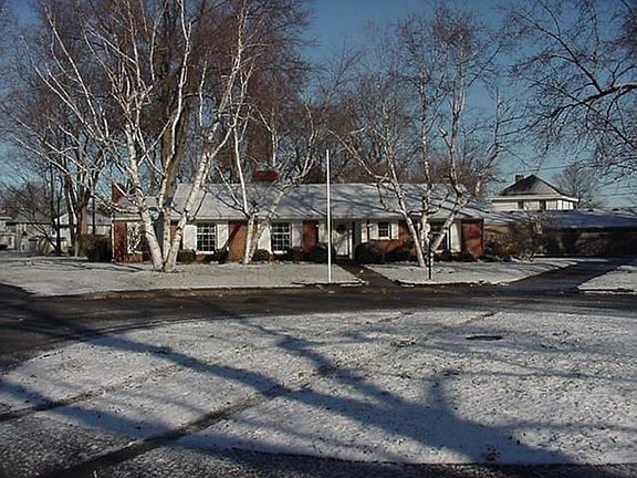 2nd image of 6 Greenacre Ct