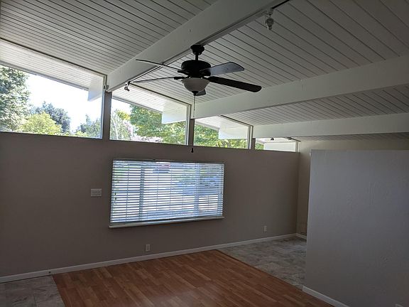 4th image of 1119 McClaren Dr