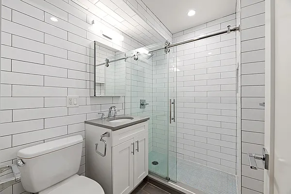 Rented by REAL New York | media 20