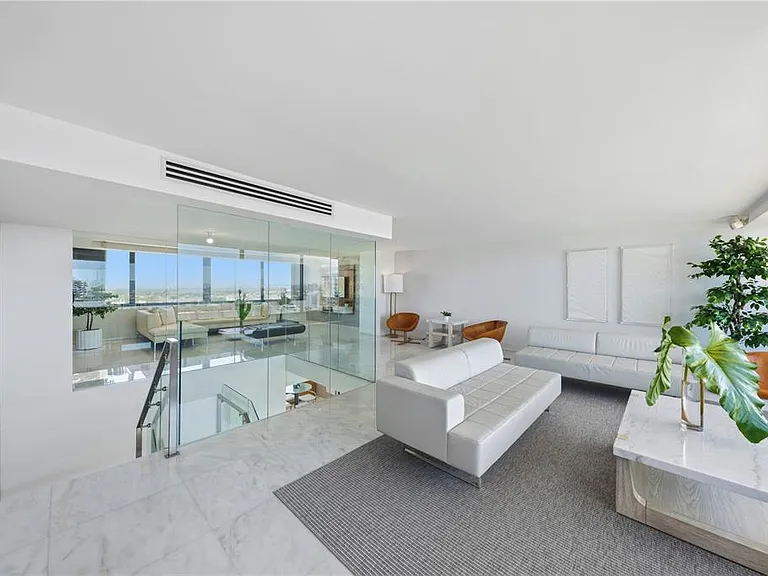 1 Taft St #Penthouse C — Photo 10