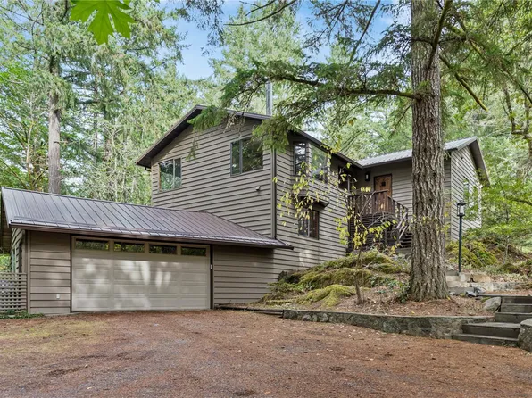 100 Viaduct Ave W, Saanich, BC V9E 1J3