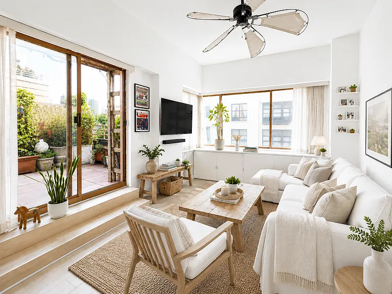 350 W 50th St #6U — Photo 1