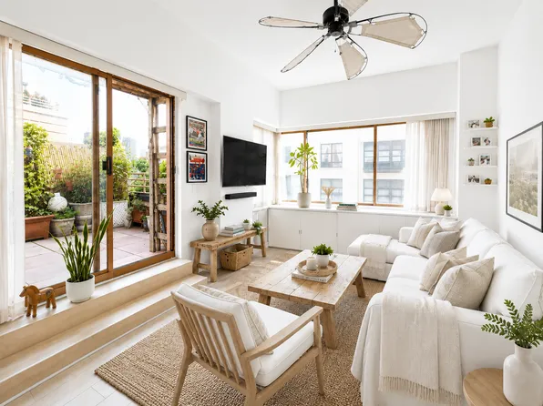 350 W 50th St, New York, NY