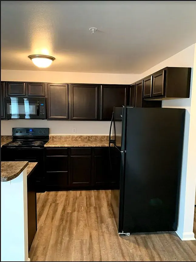 Parkside Manor Apartmens — Photo 1