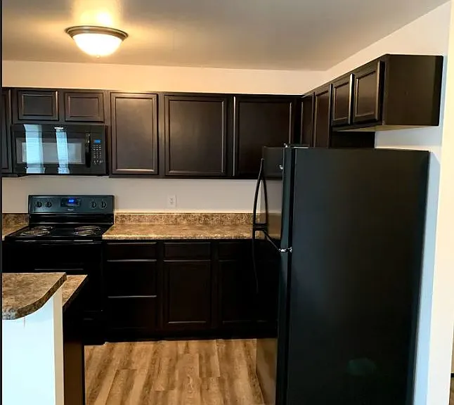 Parkside Manor Apartmens — Photo 1