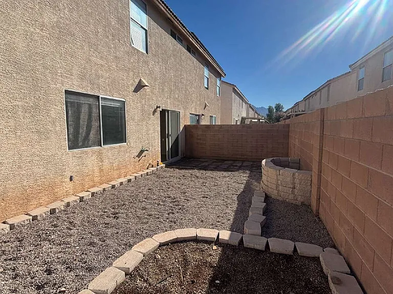 709 Spotted Eagle St — Photo 8