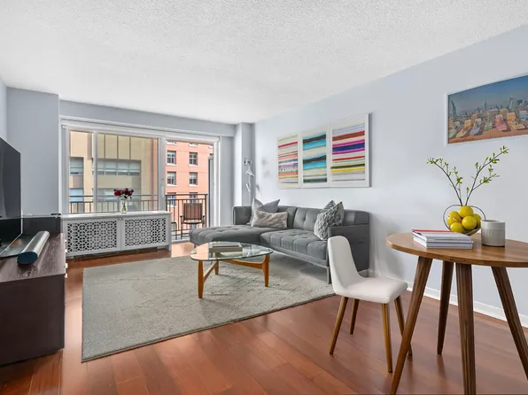 132 East 35th Street image 2 of 8