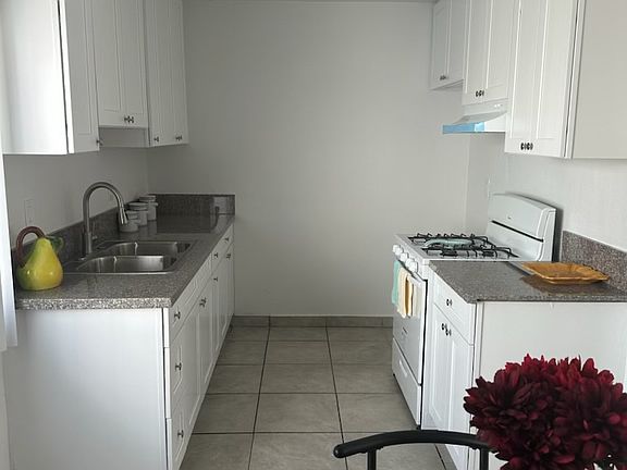 4th image of 15831 Vanowen St APT 2