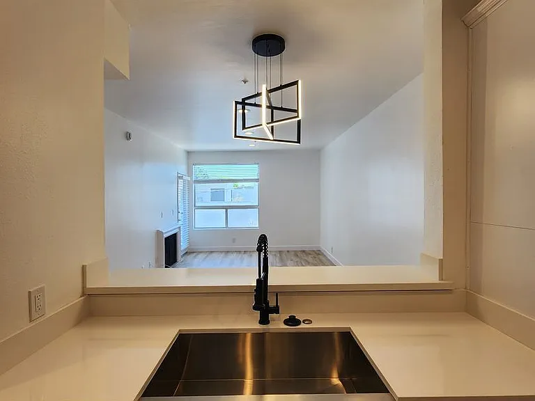 14515 Dickens St. — Photo 9
