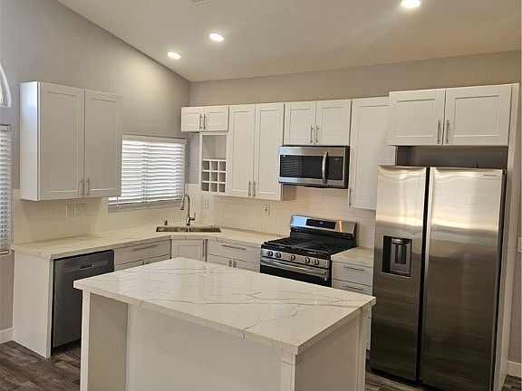 5th image of 2432 Seymour Ct