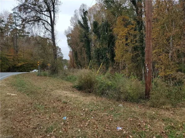 5371 Loop Rd, Clemmons, NC 27012