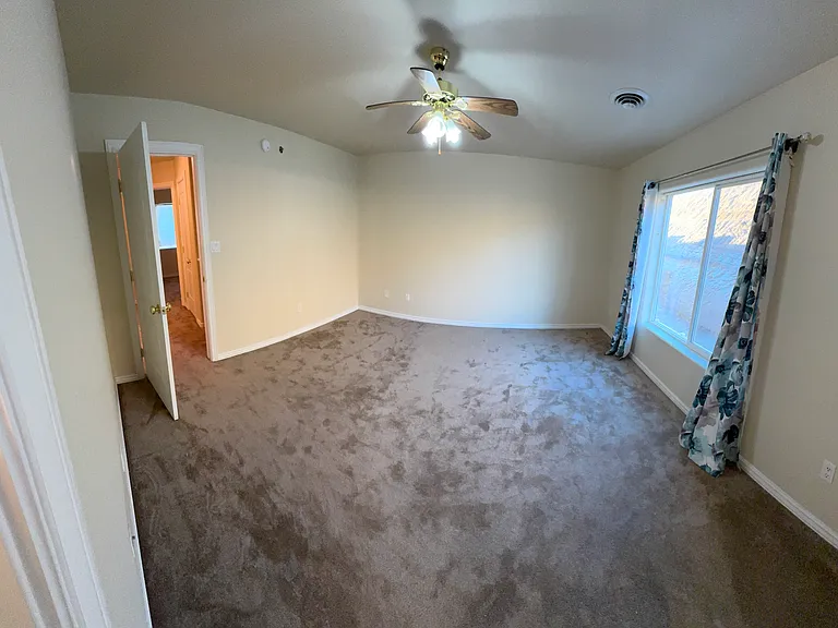 1912 Hollyhock Cir — Photo 25