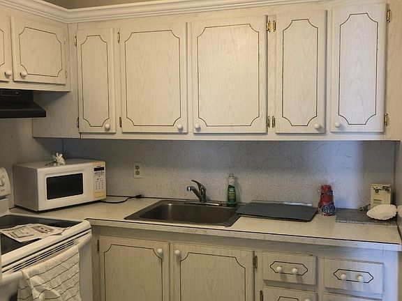 4th image of 105 Berkshire E #105