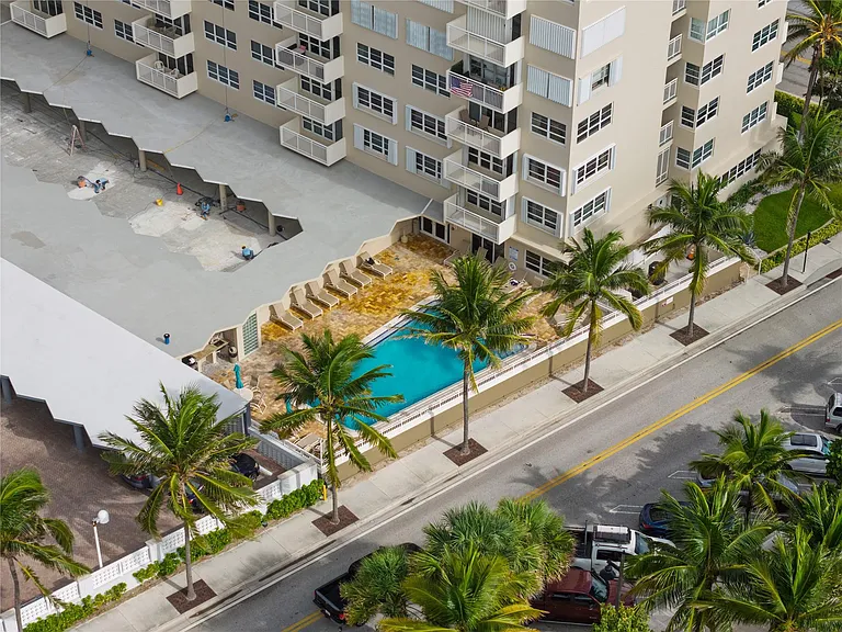 133 N Pompano Beach Blvd #501 — Photo 43