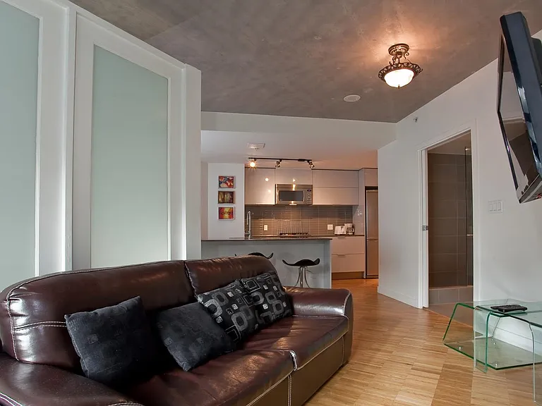 128 Cordova St W #807 — Photo 1