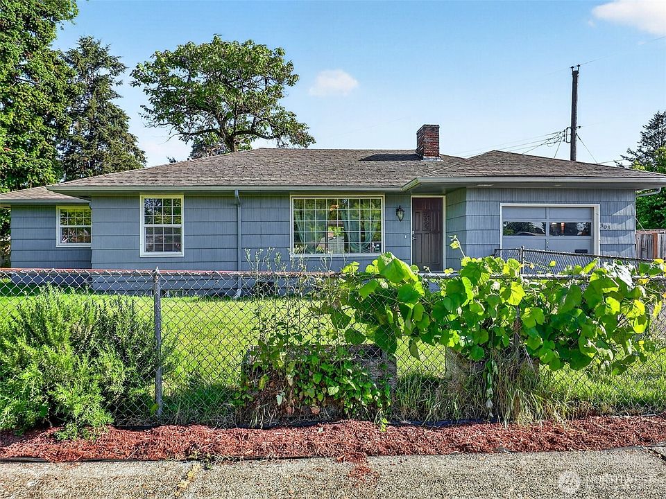 1st image of 303 NW Hazel Dell Way