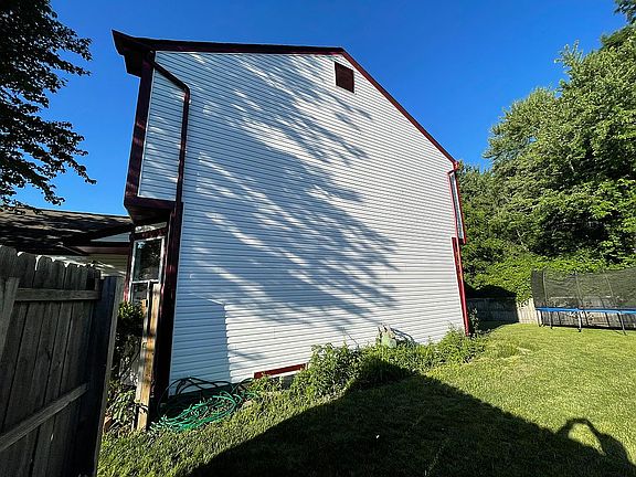 3rd image of 1941 Vandalia Ct