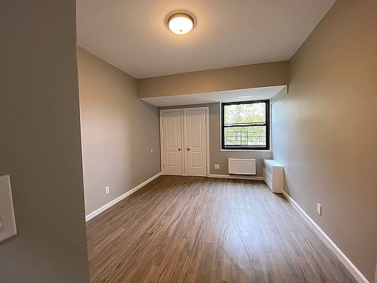 3rd image of 831 Bartholdi St APT 2L