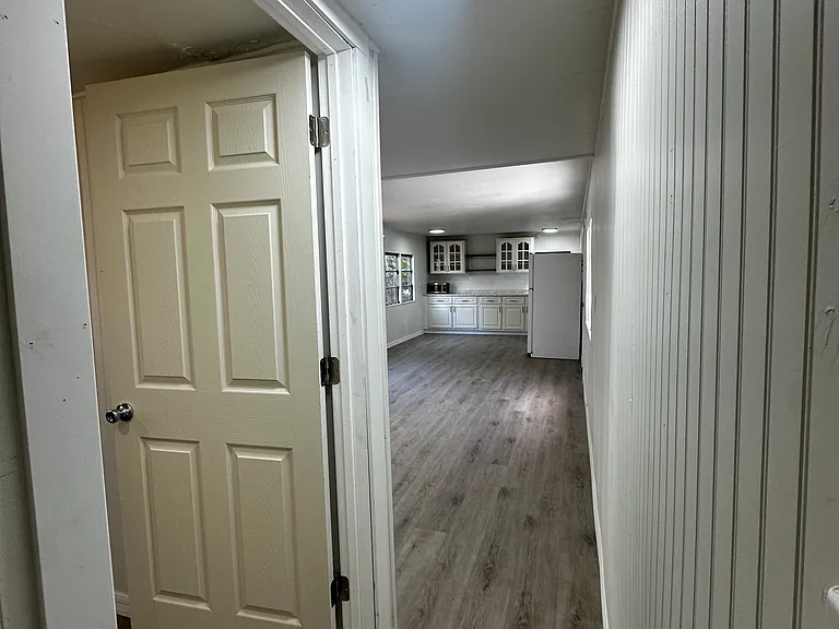 114 Portia St N — Photo 7