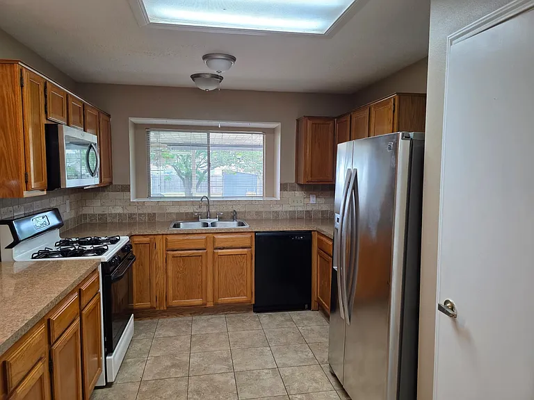 1203 Pigeon Forge Rd — Photo 10