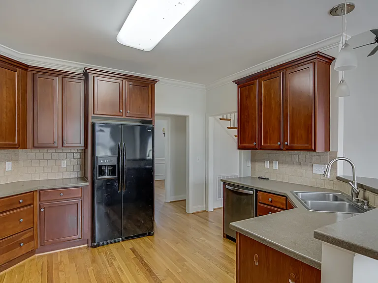 5708 Mabe Dr — Photo 7