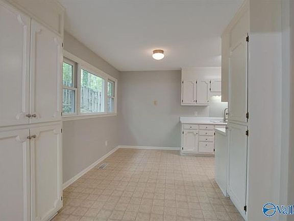 4th image of 217 Pine Ridge Rd