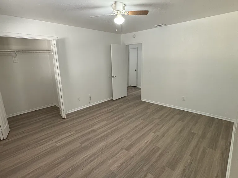 2nd bedroom with large closet