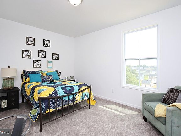 spare bedroom