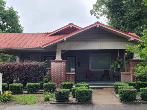 216 S 2nd St, Augusta, AR 72006