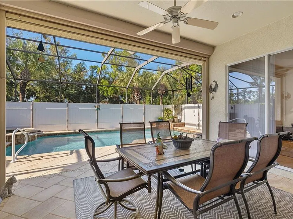 8872 King Henry Ct