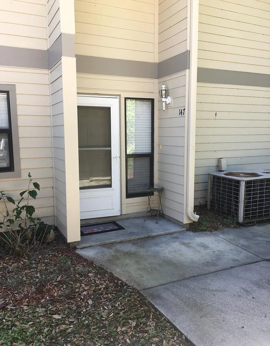 147 Hiawatha Court — Photo 3