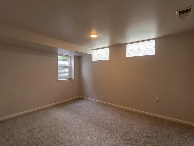 2604 Manchester Rd — Photo 45