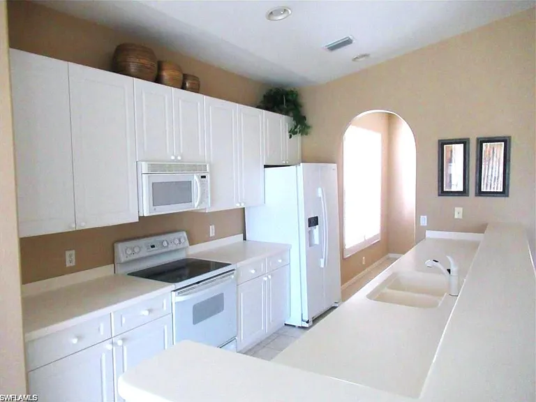 1993 Crestview Way #131 — Photo 2