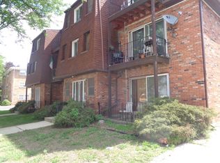 9729 S Ridgeland Ave #302, Oak Lawn, IL 60453