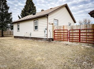 204 1st St NW, Pettibone, ND 58475