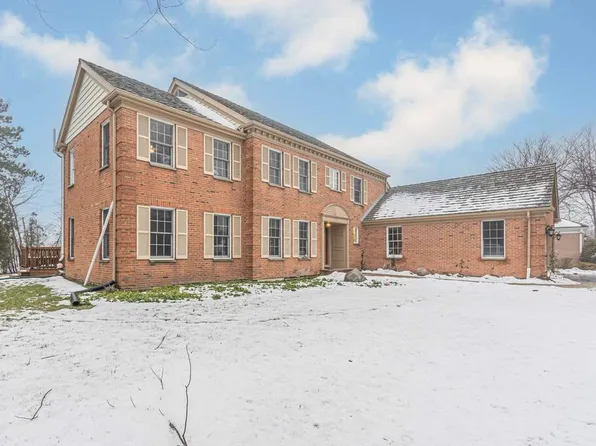 2313 Mohawk Ln, Glenview, IL 60026