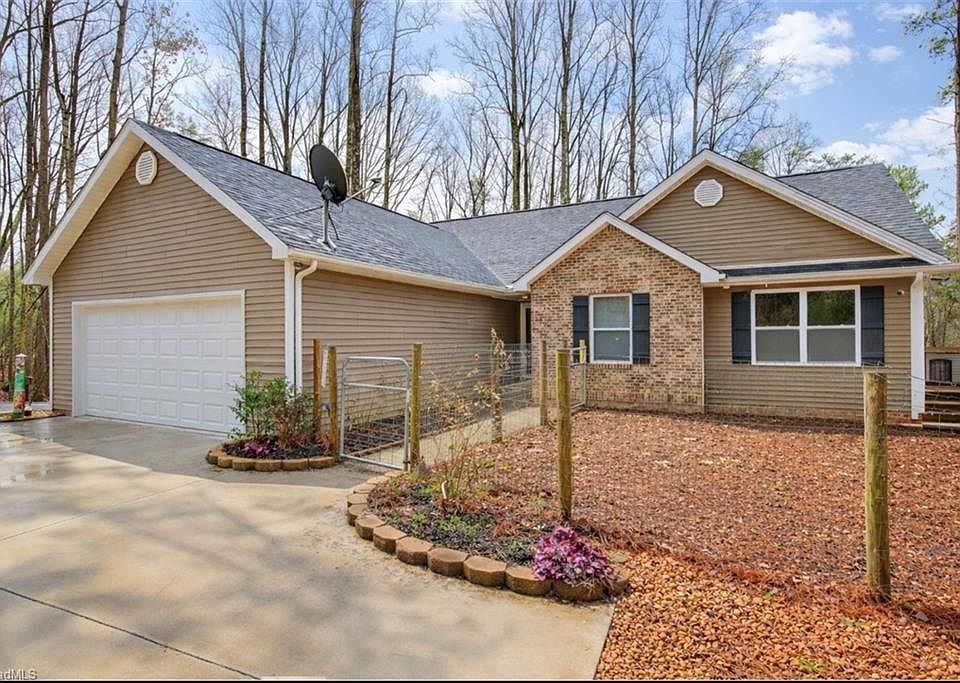 1st image of 2186 Covington Rd